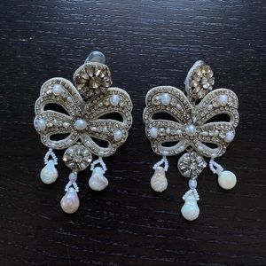 Ranjana Khan Burnt Crystal Bow & Baroque Pearl Earrings in Crystal